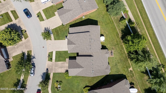 8904 Stony Falls Way, Louisville, KY 40299 - photo 32