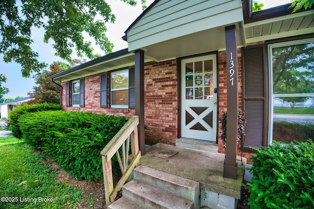 1397 Dotland Cir, Shelbyville, KY 40065 - entrance to property with brick siding