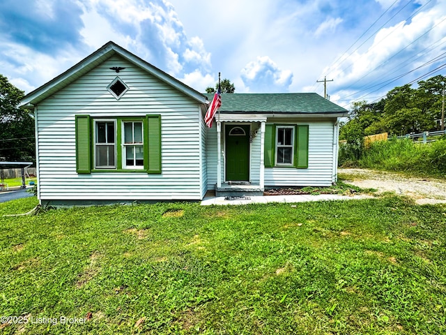 108 Bruce St, Lebanon Junction, KY 40150 - bungalow-style house featuring a front lawn