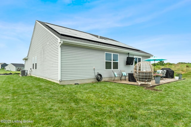 3001 Opal Dr, Shelbyville, KY 40065 - rear view of property featuring a patio, roof mounted solar panels, and a lawn