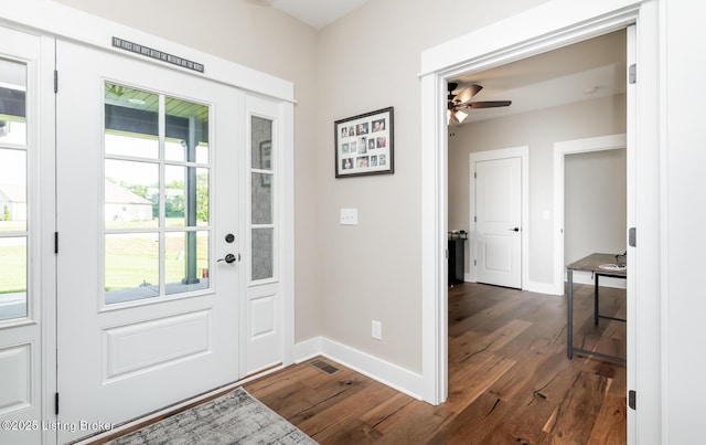 121 Liam Ct, Shepherdsville, KY 40165 - foyer entrance featuring dark wood-style flooring and a ceiling fan
