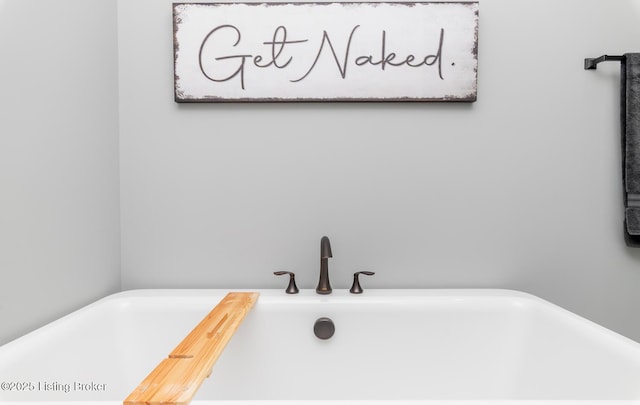 121 Liam Ct, Shepherdsville, KY 40165 - bathroom featuring a freestanding tub