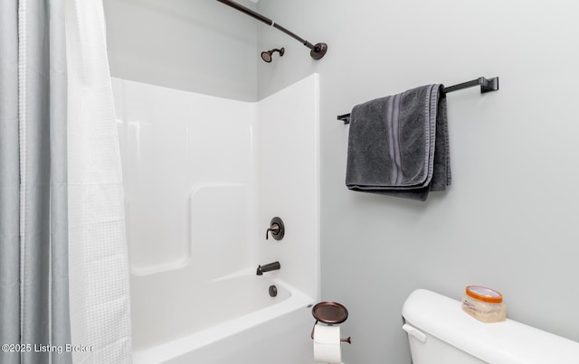 121 Liam Ct, Shepherdsville, KY 40165 - full bathroom featuring toilet and shower / bath combination with curtain