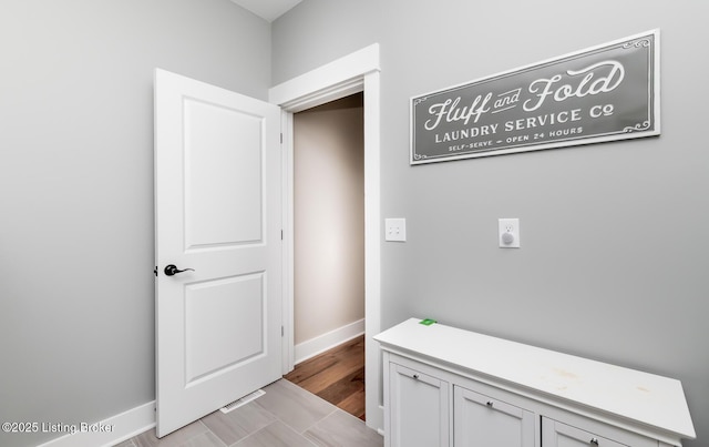 121 Liam Ct, Shepherdsville, KY 40165 - corridor featuring baseboards