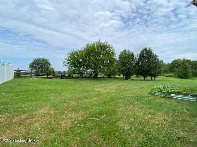 121 Redwood Dr, Bardstown, KY 40004 - view of yard