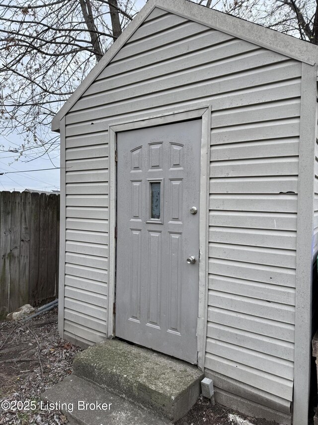 524 Warnock St, Louisville, KY 40217 - photo 14