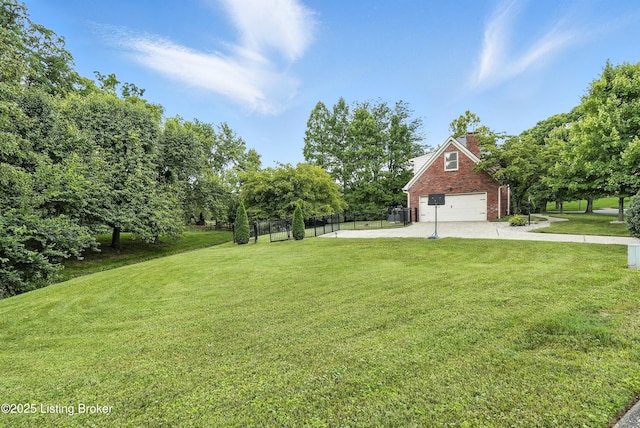 12512 Kirkham Rd, Louisville, KY 40299 - view of yard featuring concrete driveway