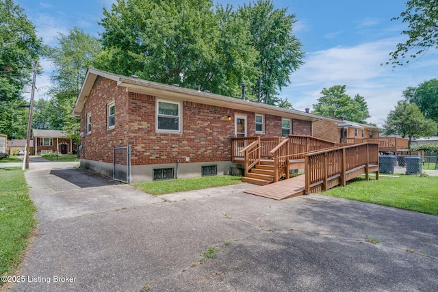 8106 Carnes Dr, Louisville, KY 40219 - photo 36