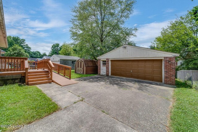 8106 Carnes Dr, Louisville, KY 40219 - photo 38