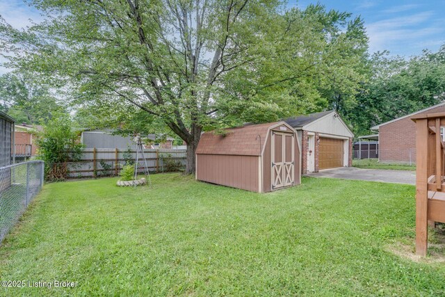 8106 Carnes Dr, Louisville, KY 40219 - photo 41