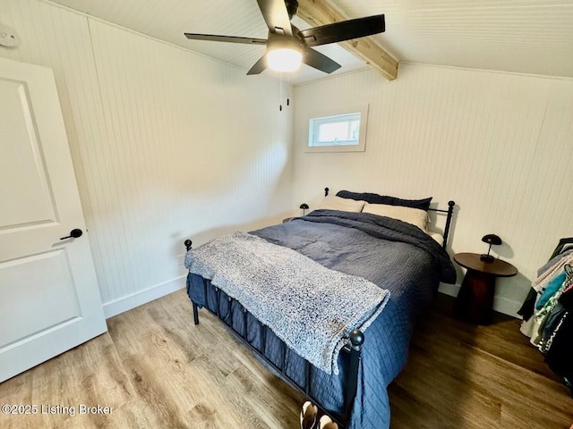 9068 Mackville Rd, Springfield, KY 40069 - bedroom featuring wood finished floors and ceiling fan