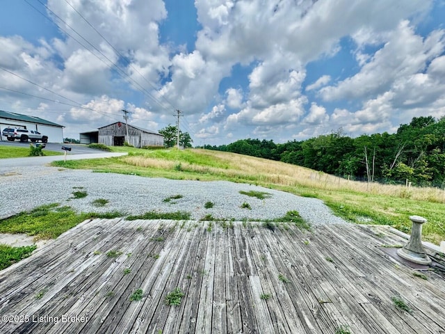 6234 Mackville Rd, Springfield, KY 40069 - deck featuring an outdoor structure
