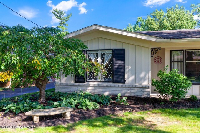 3215 Dundee Rd, Louisville, KY 40205 - photo 4