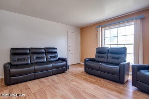 3307 Leith Ln Apt 3, Louisville, KY 40218 - photo 5