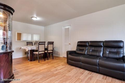 3307 Leith Ln Apt 3, Louisville, KY 40218 - photo 4