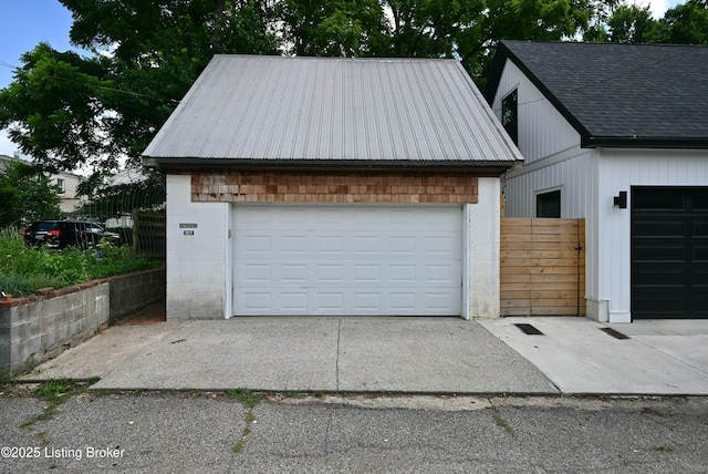 1819 Eastern Pkwy, Louisville, KY 40204 - view of detached garage
