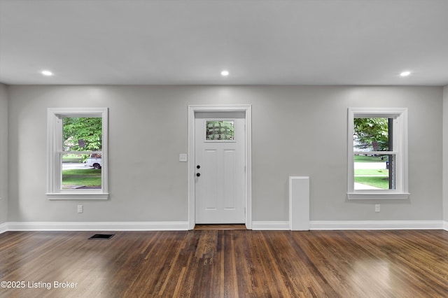 2620 Algonquin Pkwy, Louisville, KY 40210 - entryway featuring dark wood-style floors and recessed lighting