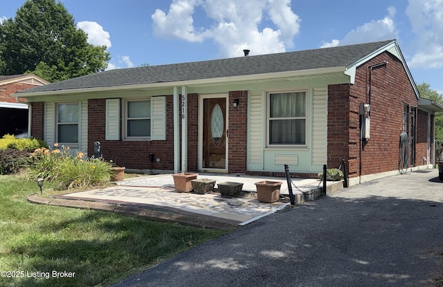 5216 Garden Green Way, Louisville, KY 40218 - photo 1