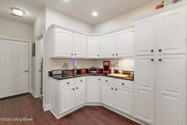 3105 Arbor Ridge Ln, New Albany, IN 47150 - kitchen featuring dark wood finished floors, white cabinets, and recessed lighting