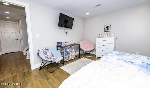 551 Tindale Dr, Taylorsville, KY 40071 - bedroom featuring recessed lighting and wood finished floors
