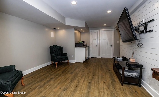 551 Tindale Dr, Taylorsville, KY 40071 - living area with wood finished floors and recessed lighting