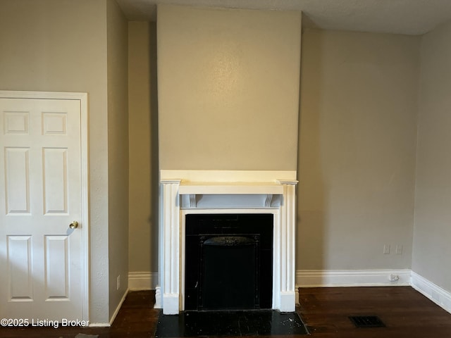 1851 Date St, Louisville, KY 40210 - detailed view of baseboards and wood finished floors
