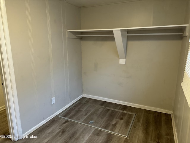 1851 Date St, Louisville, KY 40210 - view of closet