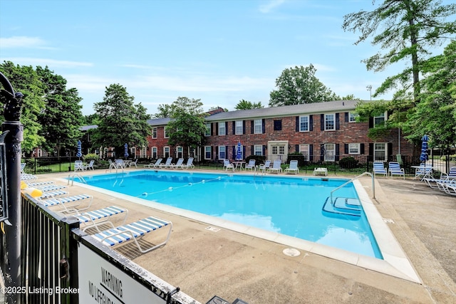 240 Stonehenge Dr Apt 103, Louisville, KY 40207 - photo 2