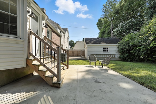 1724 Trevilian Way, Louisville, KY 40205 - view of patio / terrace