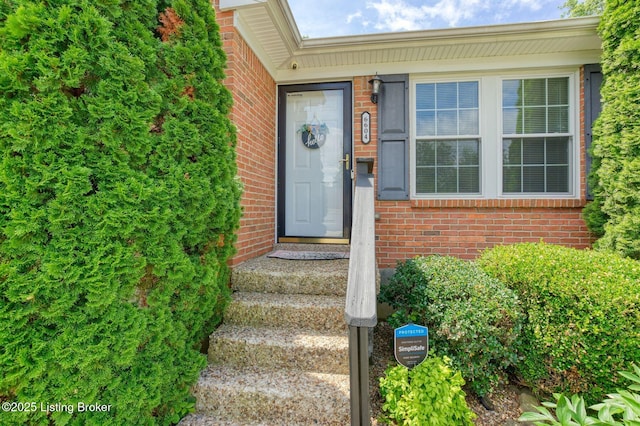 6604 Burlwood Dr, Louisville, KY 40229 - entrance to property featuring brick siding