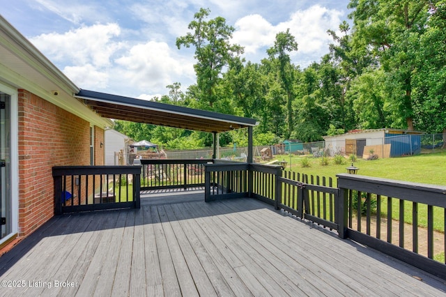 6604 Burlwood Dr, Louisville, KY 40229 - deck with a fenced backyard