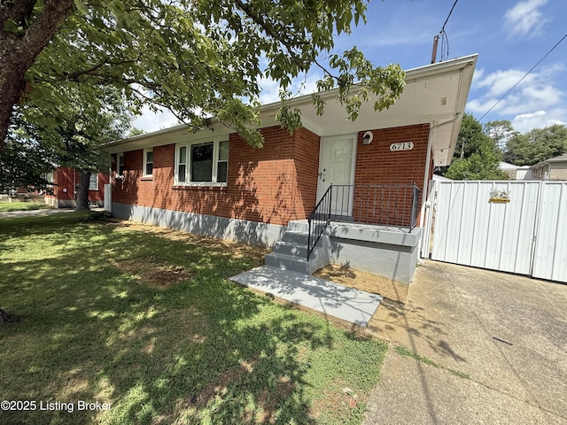 6713 Manslick Rd, Louisville, KY 40214 - photo 1