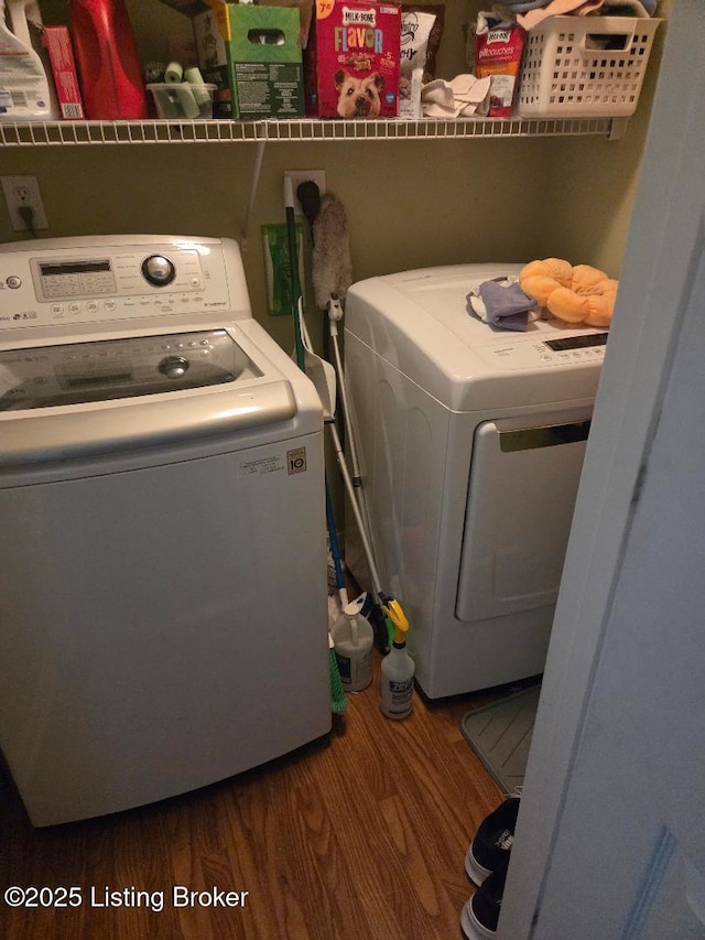 6911 Caitlynn Way, Louisville, KY 40229 - laundry room with wood finished floors and hookup for an electric dryer