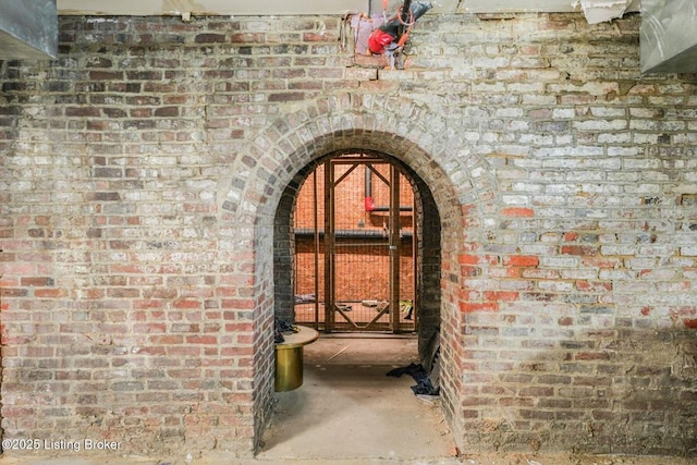 415 E Market St Unit 104, Louisville, KY 40202 - detailed view of arched walkways and brick wall