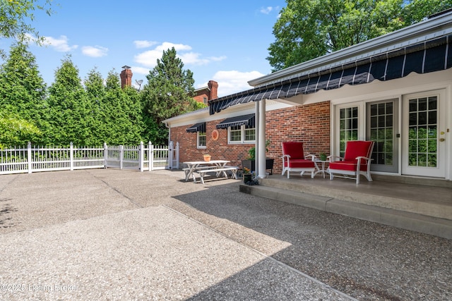 3012 Hayfield Dr, Louisville, KY 40205 - view of patio / terrace