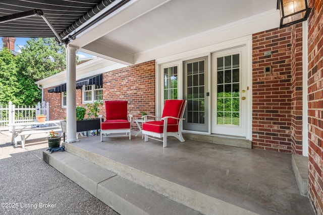 3012 Hayfield Dr, Louisville, KY 40205 - view of patio