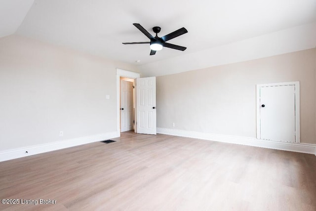 412 Gwendolyn St, Louisville, KY 40203 - unfurnished room featuring light wood-style flooring and ceiling fan