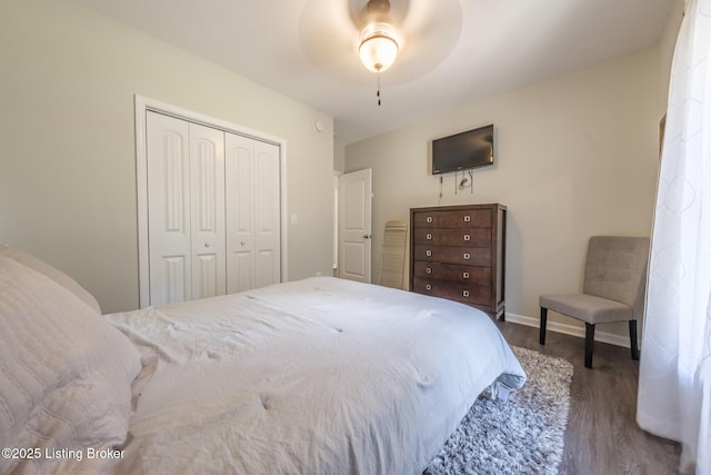 164 Greenshores Circle Ln, Mcdaniels, KY 40152 - bedroom featuring a closet, dark wood finished floors, and ceiling fan