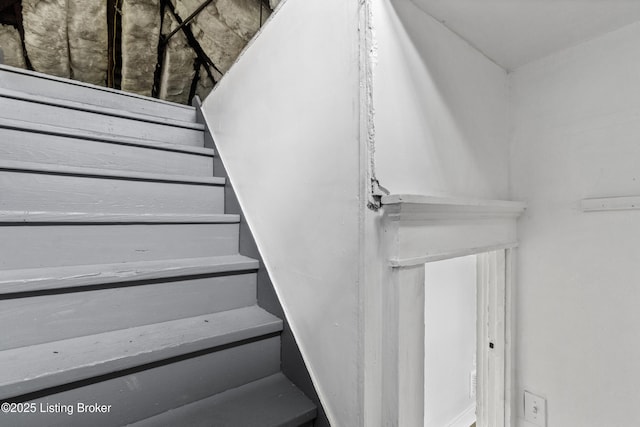 1373 Cypress St, Louisville, KY 40211 - view of staircase