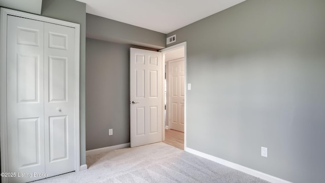 4720 Ferrer Way, Jeffersontown, KY 40299 - unfurnished bedroom featuring carpet floors and a closet