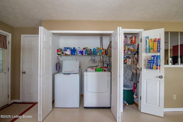 2923 High Plains Rd, Vine Grove, KY 40175 - laundry area with separate washer and dryer and a textured ceiling