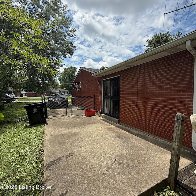 303 Downes Ln, Louisville, KY 40214 - photo 12