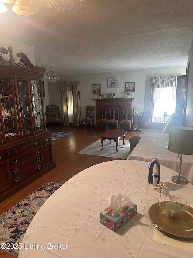 126 Taylorsville Rd, Bloomfield, KY 40008 - living room with wood finished floors and a textured ceiling