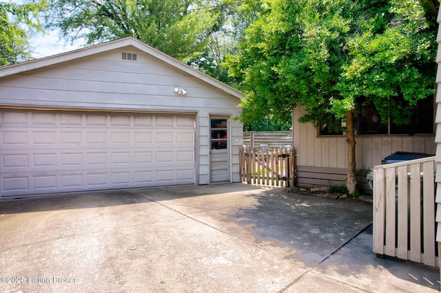 9508 Shanna Dr, Louisville, KY 40299 - photo 35