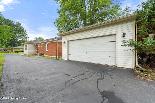 811 Girard Dr, Louisville, KY 40222 - photo 2