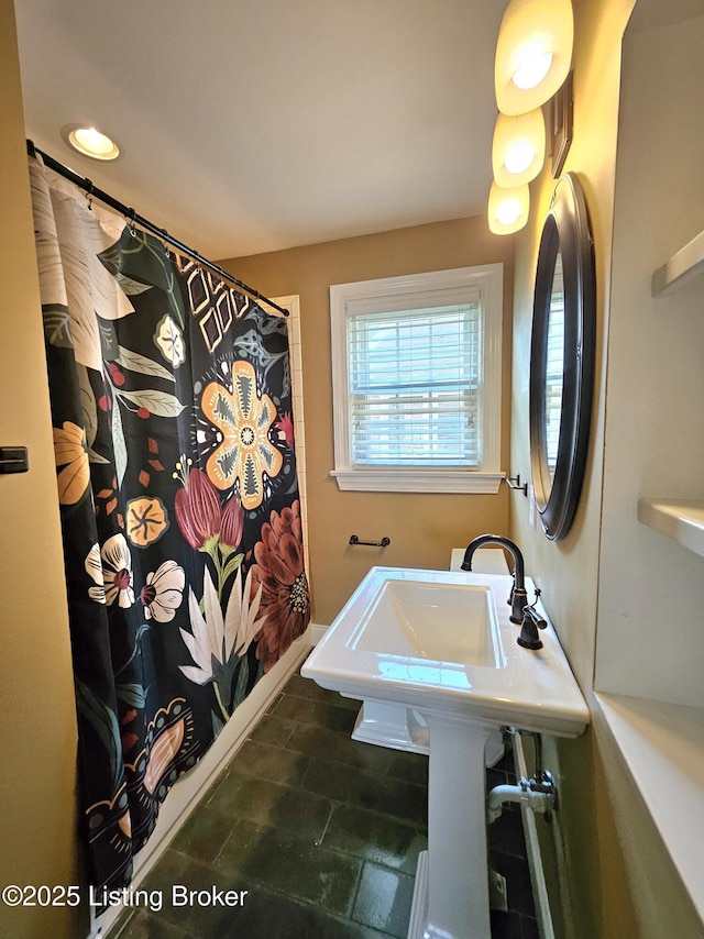 3919 Staebler Ave, Louisville, KY 40207 - full bathroom featuring curtained shower