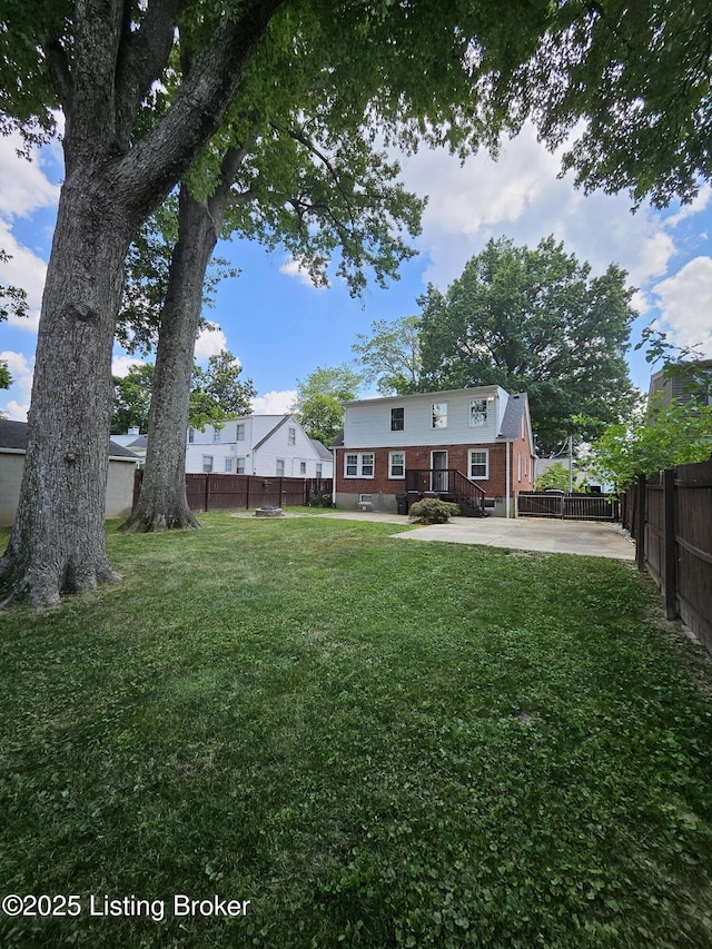3919 Staebler Ave, Louisville, KY 40207 - fenced backyard featuring a patio