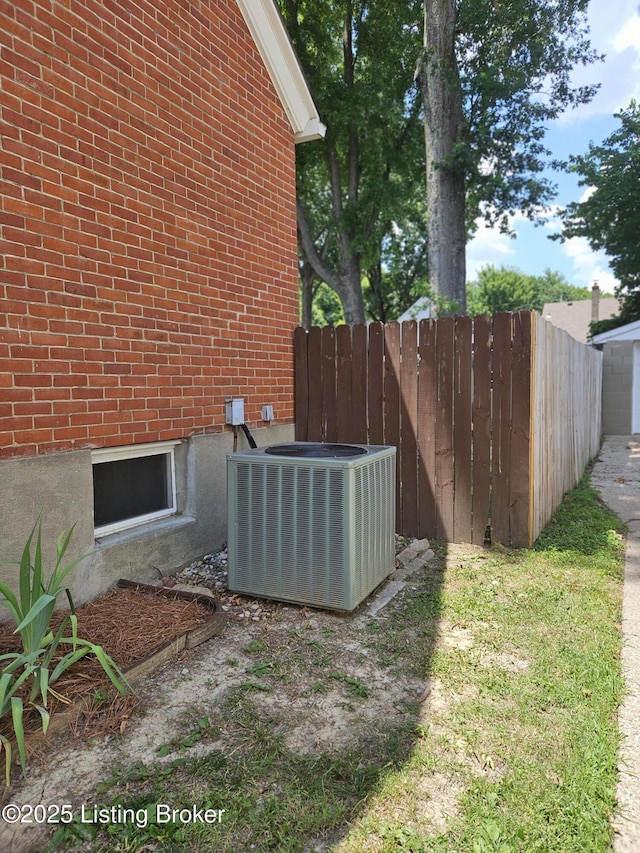 3919 Staebler Ave, Louisville, KY 40207 - view of yard