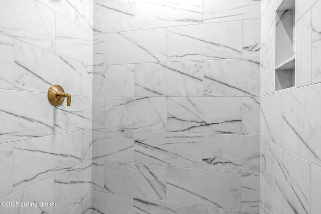 6115 Passionflower Dr, Prospect, KY 40059 - bathroom view of tiled shower
