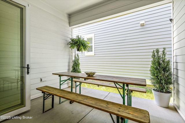 6115 Passionflower Dr, Prospect, KY 40059 - view of patio / terrace
